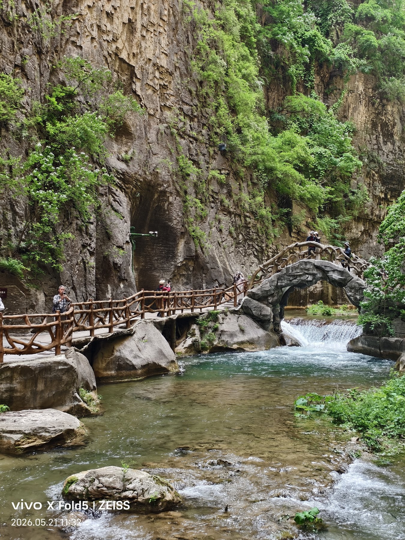 八泉峡溪流